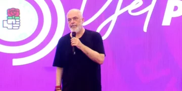 “Ule atë parullën”/ Rama në Elbasan: Ata në Vlorë janë pro zhvillimit, mos i ngatërroni gjërat