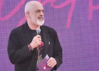 “Do na hidhen në fyt flamingot, do thonë patronazhistë”/ Rama komenton protestën nga Shkodra