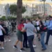 Tensione në protestë, tubuesit konfliktohen fizikisht me mbështetësit e PS. Ndërhyn policia