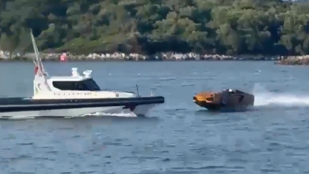 Me shpejtësi të lartë drejt skafit të policisë! Pamje nga aksidenti në Ksamil ku humbi jetën 20-vjeçari