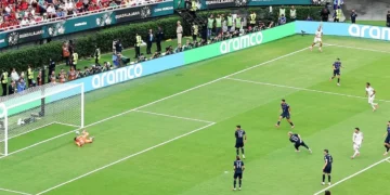 Spanja eliminon Uruguain, gafa e portierit dhe kartoni i kuq vulosin dështimin e 2-herë kampionëve të Botës