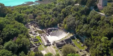 Ndërtime pa leje në Butrint, në gjyq kryeinspektori i IVMT-së, tre inspektorë dhe ndërtuesit