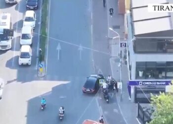 Goditet grupi kriminal që shiste armë zjarri në Tiranë, arrestohen 4 persona (Emrat)
