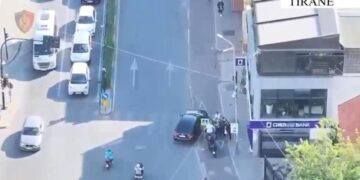 Goditet grupi kriminal që shiste armë zjarri në Tiranë, arrestohen 4 persona (Emrat)