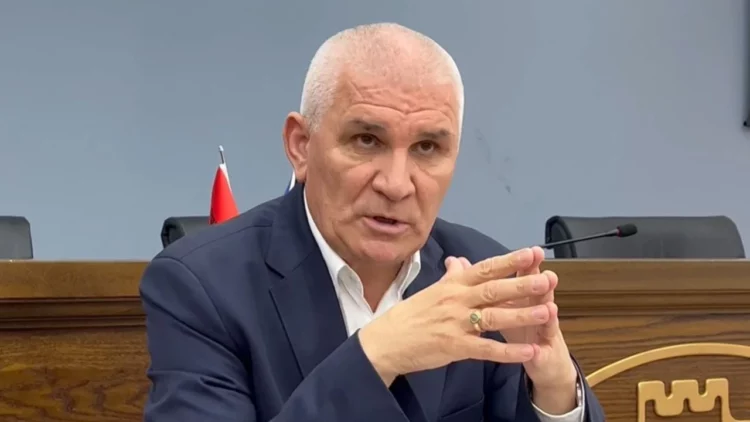 “Emërimi i administratorit, i paligjshëm”/ Rektori i Universitetit të Shkodrës i jep dorëheqjen Kumbaros