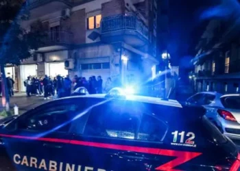 Panik në Torino/ Shqiptari spërkat apartamentin me benzinë, ​​kërcënoi t’i vinte flakën vetes