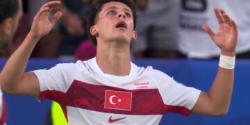 Kjo nuk pritej! Turqia i jep lamtumirën Botërorit, Paraguai i mposht edhe me 10 lojtarë