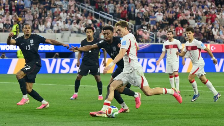Botërori 2026/ Turqia përmbys 3-2 SHBA-në dhe largohet me fitore, amerikanët përballë Bosnjës në 1/16