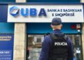 Vodhën depozitat e klientëve duke falsifikuar sistemin, arrestohen drejtori dhe stafi i bankës në Tiranë