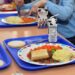 Cikli shkollor përfundoi, Qeveria kujtohet për premtimin e pambajtur për ushqimin pas mësimit