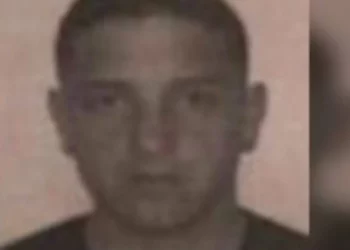 Përplasi makinën e policisë gjatë ndjekjes në Ksamil, i kërkuari ishte “Vis Korçari”
