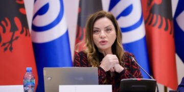Vokshi: Shqipëria ka bashkuar votën me Serbinë në një deklaratë të përbashkët ku Kosova nuk ekziston