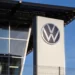 Volkswagen do të shkurtojë 50 mijë vende pune, kompania pranon: Modeli ynë nuk funksionon më