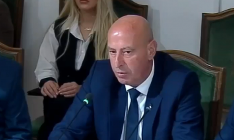 Simon Zereci, tender “Sekret” bojatisjen e Gardës/ Gentian Horieti pa punëtorë merr 700 MLN lekë, 750 MLN lekë servisit të Thoma Profkës