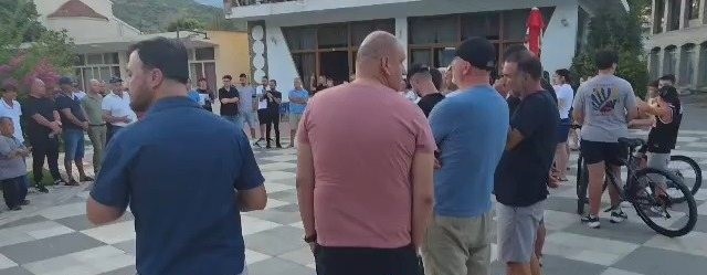 Këlcyra del në protestë: Çdo vendim duhet të merret vetëm pas konsultimit me popullin
