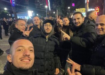 “Protestat, pjesëmarrje të jashtëzakonshme”/ Salianji: Rama bashkë me Berishën s’i përfaqësojnë më shqiptarët