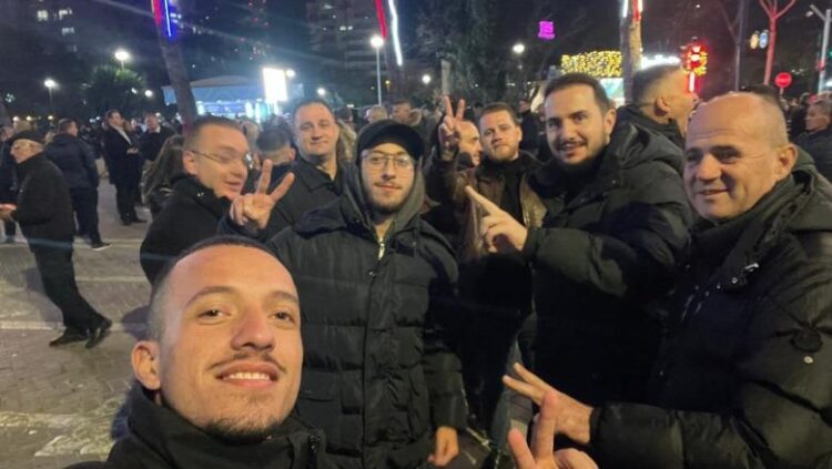 “Protestat, pjesëmarrje të jashtëzakonshme”/ Salianji: Rama bashkë me Berishën s’i përfaqësojnë më shqiptarët