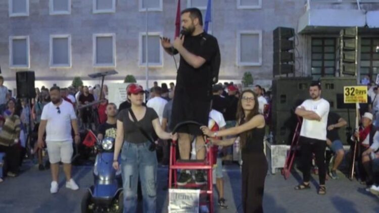 Protestuesi: Nesër te Kuvendi të pengojmë deputetët, policia të ketë kujdes…
