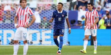 VAR-i i jep një dorë ‘Gjelave’, Franca fiton me mundim kundër Paraguait