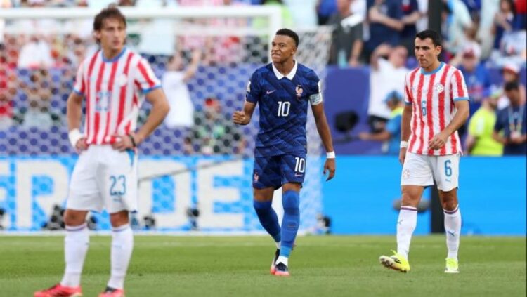 VAR-i i jep një dorë ‘Gjelave’, Franca fiton me mundim kundër Paraguait