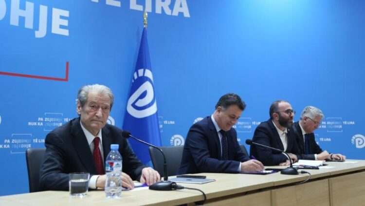 Berisha nuk e ripërtërin kupolën e PD-së! Noka pritet të rikonfirmohet nesër, shtohen nënkryetarët…