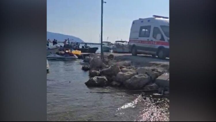 Vlorë, pushuesit i pret këmbën skafi në Sazan, një tjetër humb jetën në Orikum