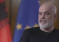 Trump vs Flamingot/ Intervista për “Channel 4”, gazetarja zë mat Ramën: Po buldozerët në Zvërnec…?
