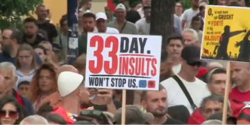 Protesta në ditën e 33-të/ Nga Sheshi “Skënderbej” drejt Kryeministrisë, kërkohet dorëheqja e Ramës