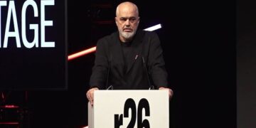 32 ditë protesta/ Rama shkrin së qeshuri sallën: Ëndrra ime, të luftoj korrupsionin në Gjermani!