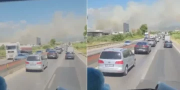 Bie zjarr në Koxhas të Shijakut, tymi i zi mbulon autostradën Durrës-Tiranë
