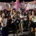 “Shqiptarët po mbrojnë të drejtat e tyre”/ The Guardian shkruan për protestat masive