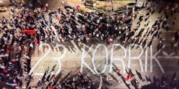 “Poshtë patronazhistët”/ Mbyllet tubimi i 51-të, protestuesit lënë shënimin në Bulevard: 23Korrik!