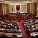 “Kërkesat e protestesve duhet të pranohen”/ PD bojkoton seancën e nesërme në Kuvend