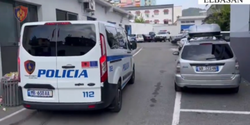 Të shtëna me armë në Elbasan, dyshohet për një të plagosur