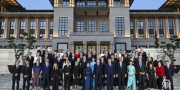 Fotoja familjare nga darka shtetërore e presidentit Erdogan me udhëheqësit e NATO-s