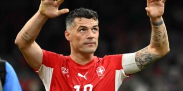 Historia e Granit Xhakës, lideri shqiptar i Zvicrës: Që 4 vjeç u mësova të udheheq!: