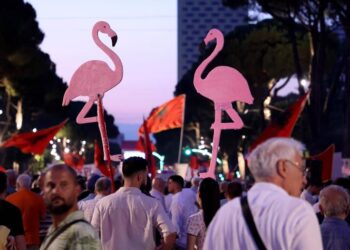 “Kryeministri luan kartën e provokimit me Kanye West” – Gazeta zvicerane “Le Temps”i bën jehonë portestës në Shqipëri