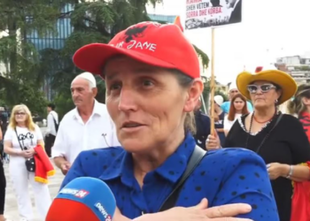 “Kjo protestë më mësoi t’i them frikës stop”/ Protestuesja: Të arrestohet Rama