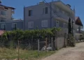 “Ishte e larë në gjak”, dëshmia e fqinjes së 32-vjeçares që u plagos nga ish- burri