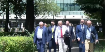PD rikthehet në Kuvend, deputetët demokratë hyjnë nga porta e Akademisë së Shkencave