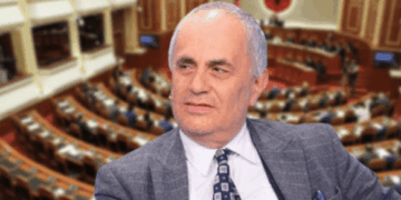Artan Fuga: Kuvendi të vetëshpërndahet, të vësh duart në kokë nga budallallëqet e deputetëve