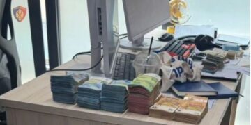 Bisedat e financieres Aida Vokli për 5 ‘Call- Center-at’ zbuluan Xhoni Hitajn, Igli Margjinin dhe Algers Mahilajn