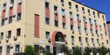Tjetërsim pronash në Durrës, lëshohen 12 masa sigurie ndaj zyrtarëve të Hipotekës dhe përfituesve (EMRAT)