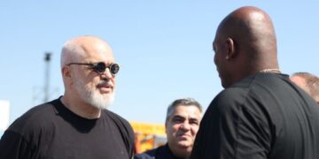 Rama sulmon sërish protestuesit: Sorra dhe korba bulevardi