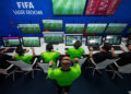 FIFA ndryshon VAR-in pas polemikave, vendos gjyqtarë shtesë në stadium për fazën finale të Botërorit