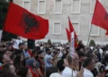 “Lironi çunat”, protestuesit nisin marshimin drejt Komisariatit nr.3