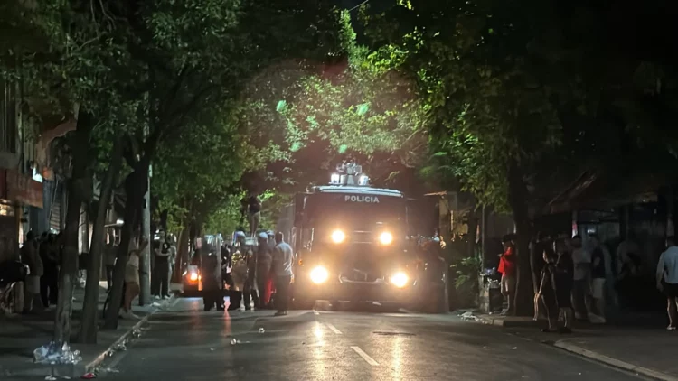 “Turmën te 302, i nxjerrim çunat direkt” Zbardhen bisedat mbi sulmin: Ose bllokojmë rrugën. ose hyjmë…