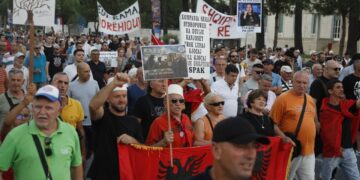Protesta, 51 ditë marshim në kryeqytet, qytetarët kërkojnë dorëheqjen e Ramës