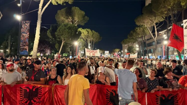 Organizatorët e protestës njoftojnë mbledhjen e parë të Kuvendit Kombëtar Qytetarë