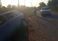 Parakalimi i rrezikshëm shkakton aksident, familja me tre anëtarë përfundon në spital